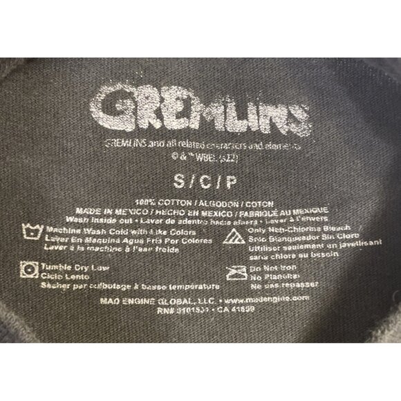 Small Black Gremlins Movie Gizmo Graphic T-Shirt - Picture 3 of 6